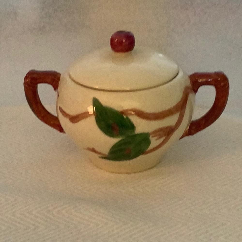 FRANCISCAN SUGAR BOWL  APPLE DESIGN